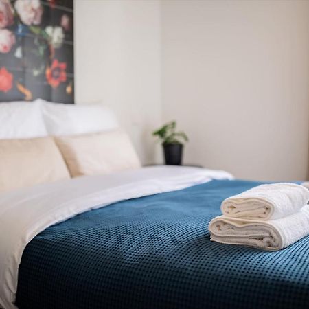 Happily 2 Bedroom Serviced Apartment 75M2 -Nb306H- Rotterdam Bagian luar foto