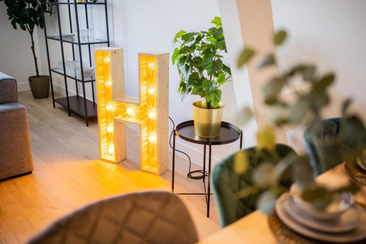 Happily 2 Bedroom Serviced Apartment 75M2 -Nb306H- Rotterdam Bagian luar foto