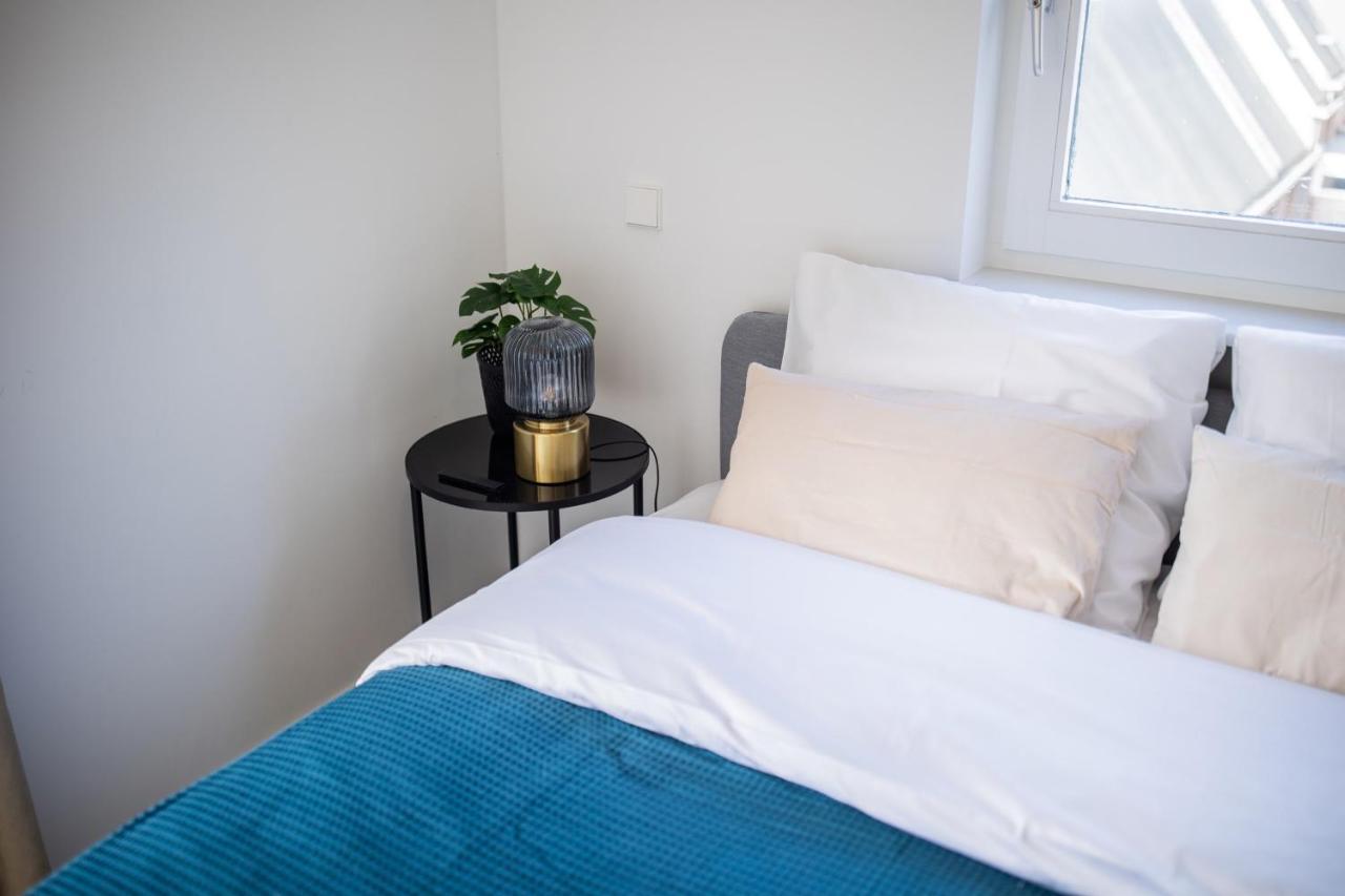 Happily 2 Bedroom Serviced Apartment 75M2 -Nb306H- Rotterdam Bagian luar foto