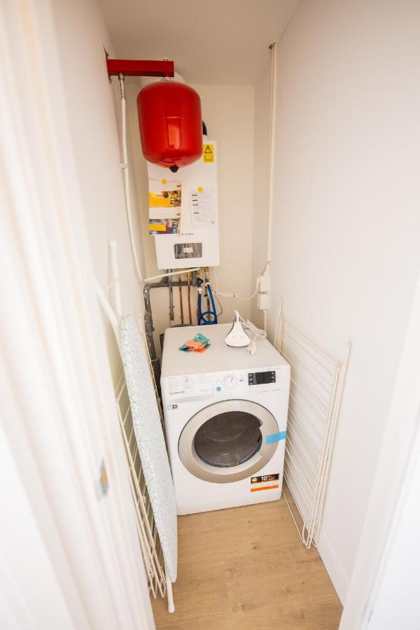 Happily 2 Bedroom Serviced Apartment 75M2 -Nb306H- Rotterdam Bagian luar foto