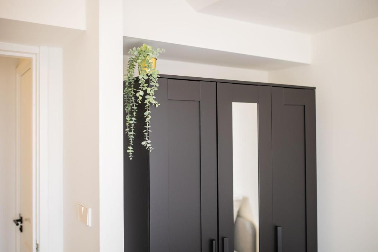 Happily 2 Bedroom Serviced Apartment 75M2 -Nb306H- Rotterdam Bagian luar foto